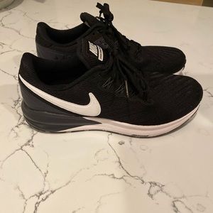 Nike Zoom Structure 22 Women’s Running Shoes